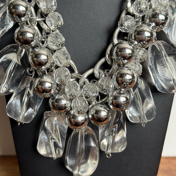 Elegant Silver Tone and Clear Acrylic Oversized Bead Choker Statement Necklace